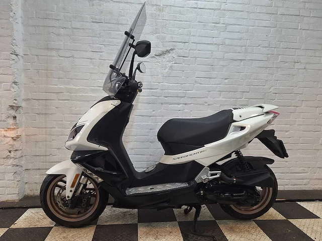 Peugeot speedfight 4 25 km snorscooter 4takt - afbeelding 1 van  8