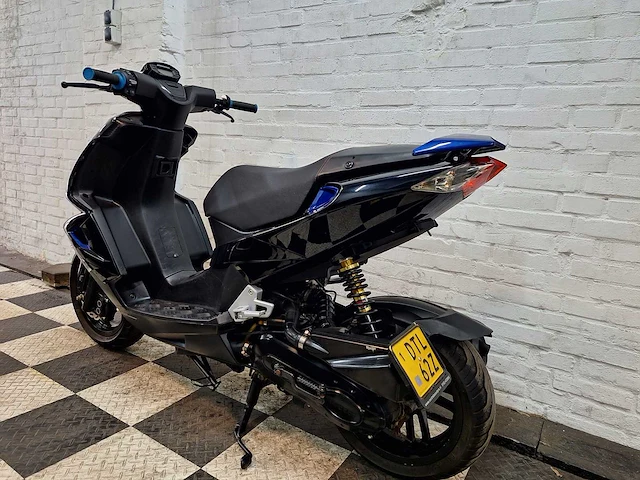 Peugeot speedfight 4 45 km bromscooter 4takt - afbeelding 3 van  7