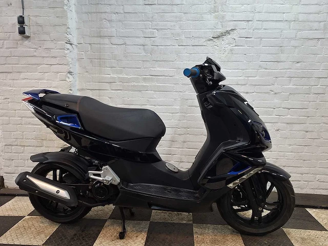 Peugeot speedfight 4 45 km bromscooter 4takt - afbeelding 5 van  7