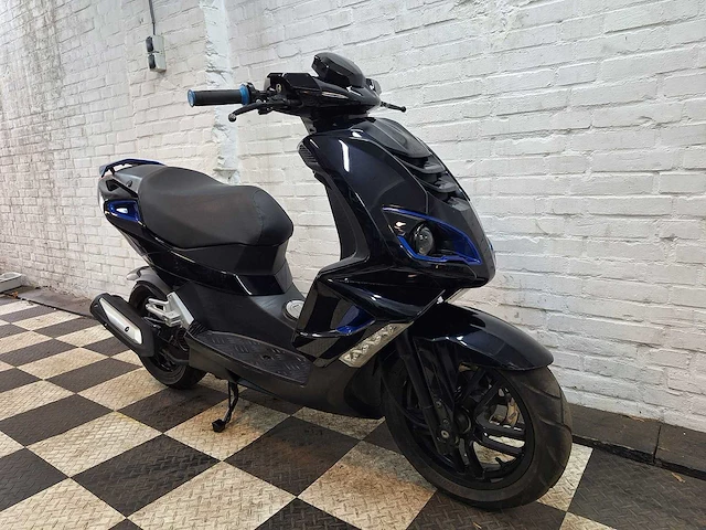 Peugeot speedfight 4 45 km bromscooter 4takt - afbeelding 6 van  7