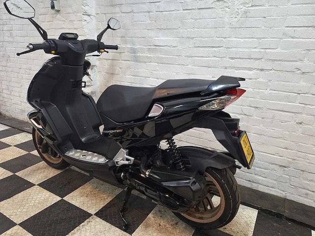 Peugeot speedfight 4 45 km bromscooter 4takt - afbeelding 3 van  7