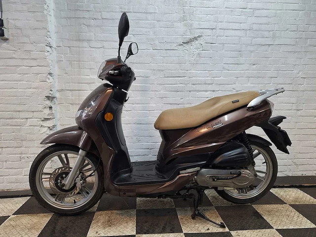Peugeot tweet 25 km snorscooter 4takt - afbeelding 1 van  7