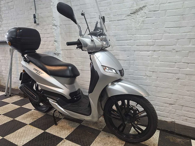 Peugeot tweet 45 km bromscooter 4takt - afbeelding 6 van  7