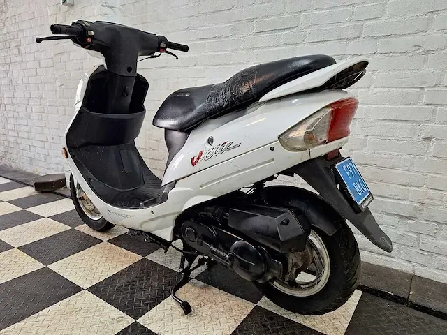 Peugeot v-clic 25 km bromscooter 4takt - afbeelding 3 van  7