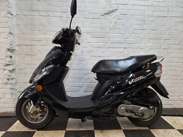 Peugeot v-clic 45 km bromscooter 4takt - afbeelding 1 van  7