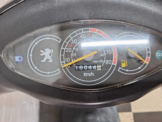 Peugeot v-clic 45 km bromscooter 4takt - afbeelding 4 van  7