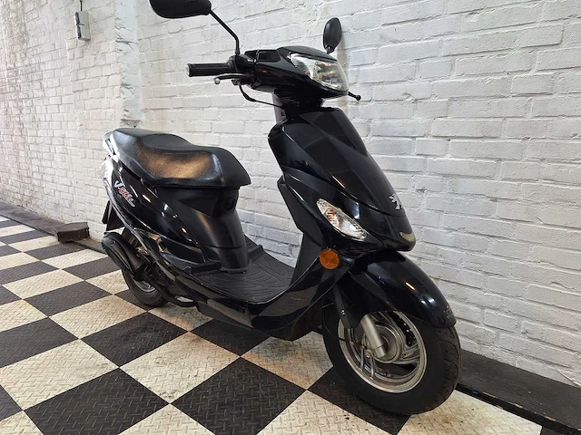 Peugeot v-clic 45 km bromscooter 4takt - afbeelding 7 van  7