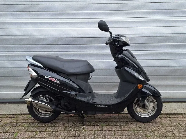 Peugeot v-clic 45km bromscooter 4-takt - afbeelding 5 van  7