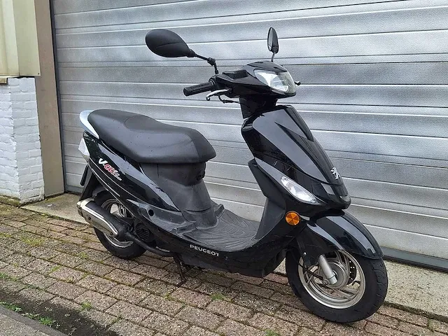 Peugeot v-clic 45km bromscooter 4-takt - afbeelding 6 van  7