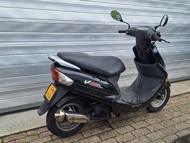 Peugeot v-clic 45km bromscooter 4-takt - afbeelding 7 van  7