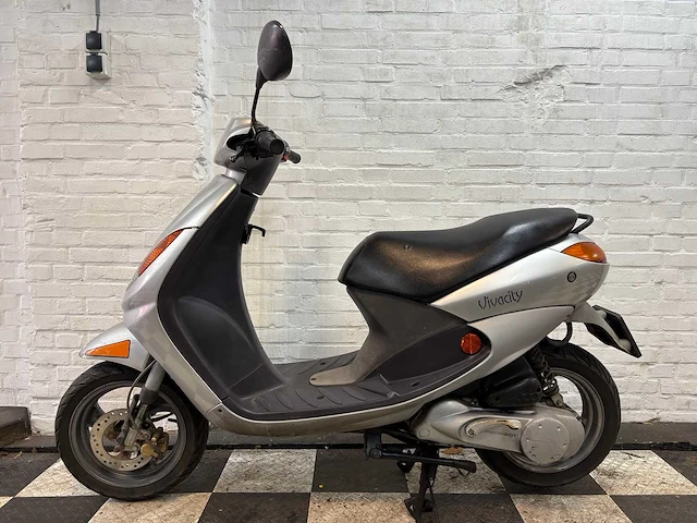 Peugeot vivacity 25 km snorscooter 2takt - afbeelding 1 van  7