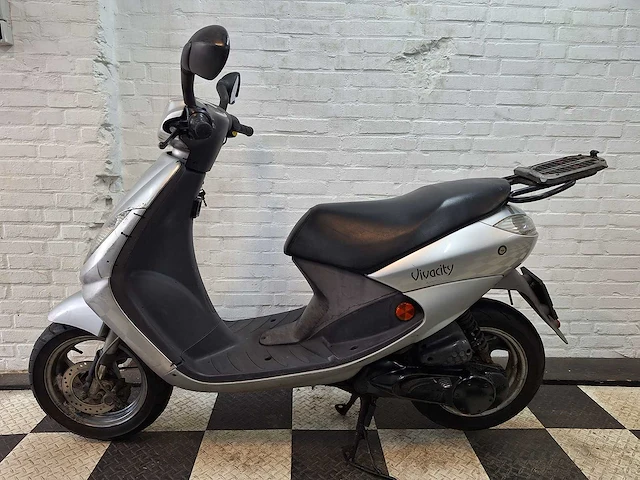 Peugeot vivacity 45 km bromscooter 2takt - afbeelding 1 van  7
