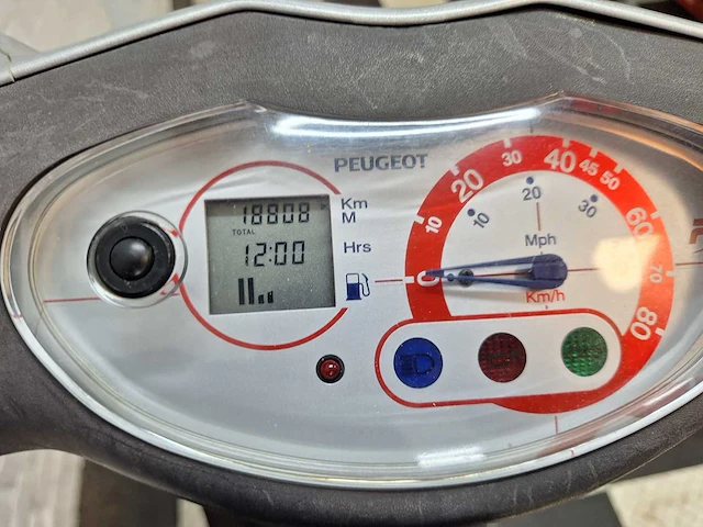 Peugeot vivacity 45 km bromscooter 2takt - afbeelding 4 van  7