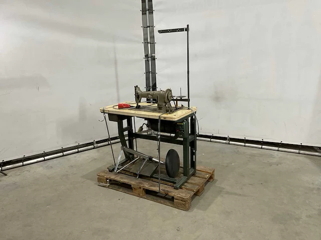 Pfaff professionele naaimachine - afbeelding 1 van  10