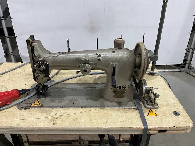 Pfaff professionele naaimachine - afbeelding 5 van  10
