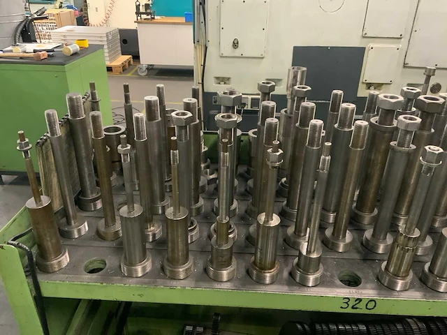 Pfauter p400 vertandingsfreesmachine - afbeelding 17 van  25