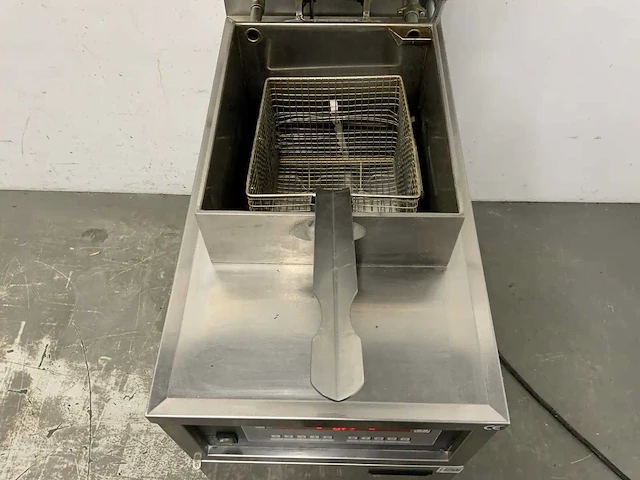 Pfe-800 - elektrische hoge druk friteuse - afbeelding 10 van  11