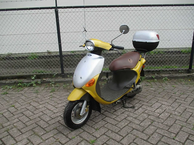 Pgo - bromscooter - rodo show 2 takt - scooter - afbeelding 4 van  11