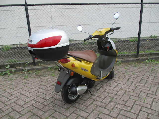 Pgo - bromscooter - rodo show 2 takt - scooter - afbeelding 9 van  11