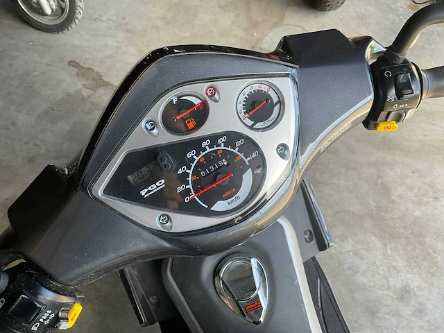 Pgo g-max 125 motorfiets - afbeelding 5 van  13