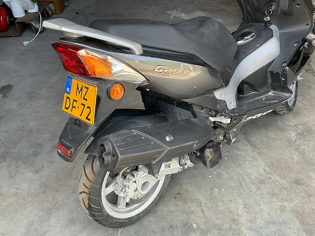 Pgo g-max 125 motorfiets - afbeelding 8 van  13