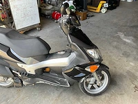 Pgo g-max 125 motorfiets - afbeelding 11 van  13