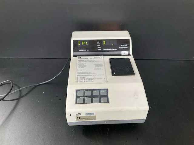 Pharmacia novaspec 2 spectro photometer - afbeelding 1 van  4