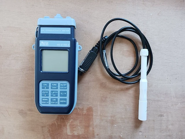 Ph/geleidbaarsheid meter, delta ohm, hd 2156.2 | locatie roden - afbeelding 1 van  8