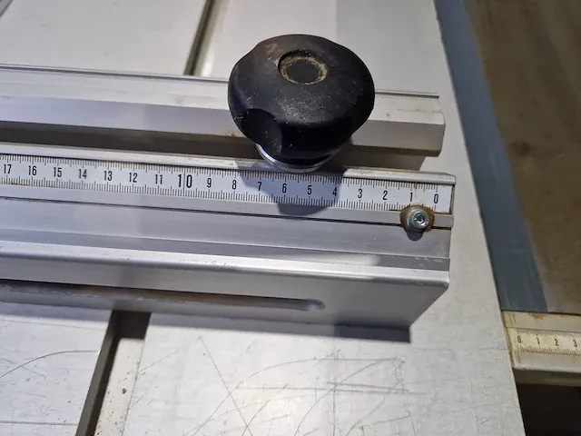 Philip constant - active - formaatcirkelzaagmachine - afbeelding 2 van  18