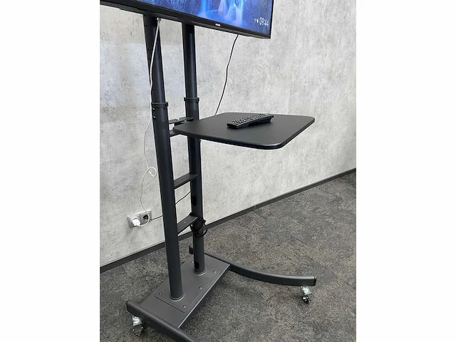Philips - 43" monitor op verrijdbaar statief - afbeelding 11 van  15