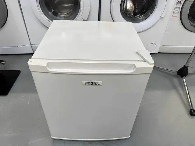 Philips - everglades hotelkamer koelkast + philips mixer - afbeelding 6 van  12