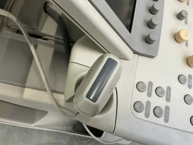 Philips - iu22 - echografie apparaat - 2010 - afbeelding 8 van  11