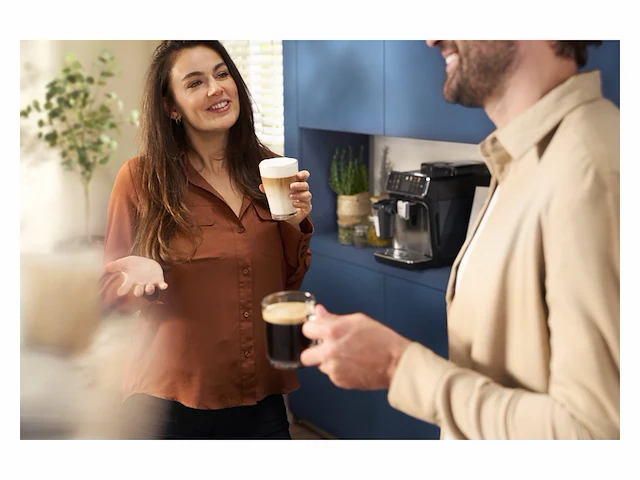 Philips 2200 serie ep2220/10 - espressomachine - zwart - afbeelding 3 van  6