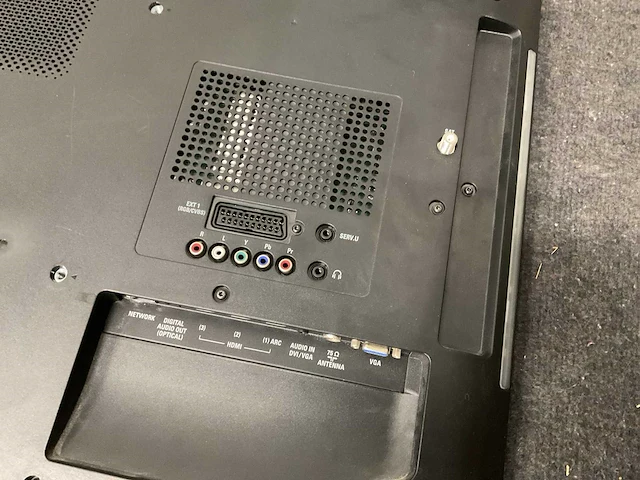 Philips 32pfl7406k/02 32” smart led televisie - afbeelding 2 van  4