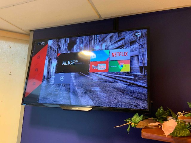 Philips 32phk4309/12 32”- smart televisie - afbeelding 3 van  3