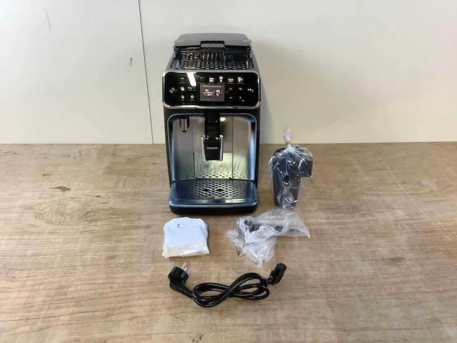 Philips 5400 series volautomatisch espressoapparaat - afbeelding 1 van  9