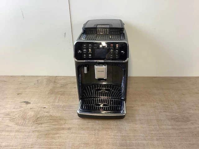 Philips 5500 serie volautomatische koffiemachine - afbeelding 4 van  8