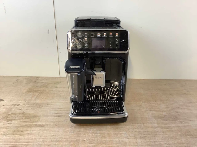 Philips 5500 series volautomatische espressomachine - afbeelding 3 van  7