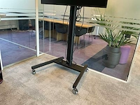Philips 55bdl4550d 55” televisie op vloerstandaard - afbeelding 3 van  4