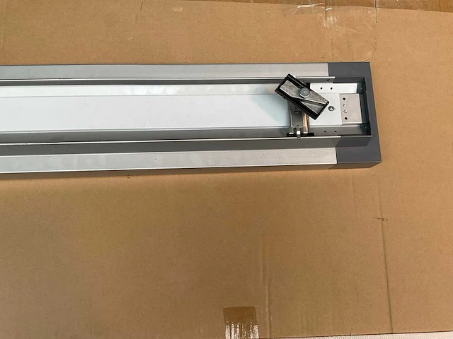 Philips opbouwarmatuur montagebalken efix tcs260 (33x) - afbeelding 7 van  8