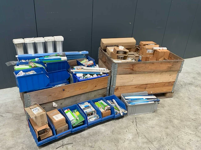 Philips osram partij ongebruikte lichtbronnen lampen - afbeelding 1 van  4