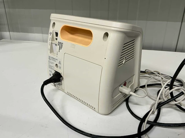 Philips suresigns vs3 patientmonitor incl. bloedsaturatiemeter - afbeelding 3 van  3