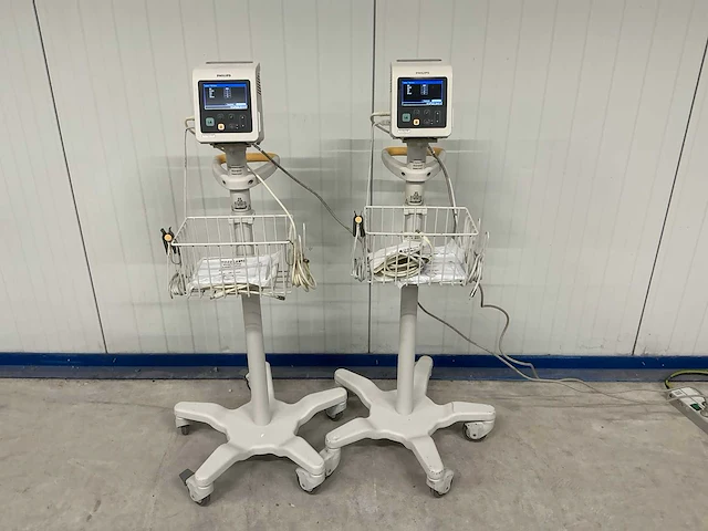 Philips suresignsvsi patiëntmonitor (2x) - afbeelding 1 van  5