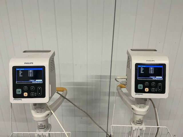 Philips suresignsvsi patiëntmonitor (2x) - afbeelding 2 van  5