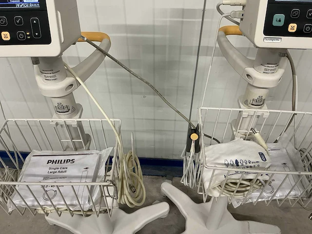 Philips suresignsvsi patiëntmonitor (2x) - afbeelding 3 van  5