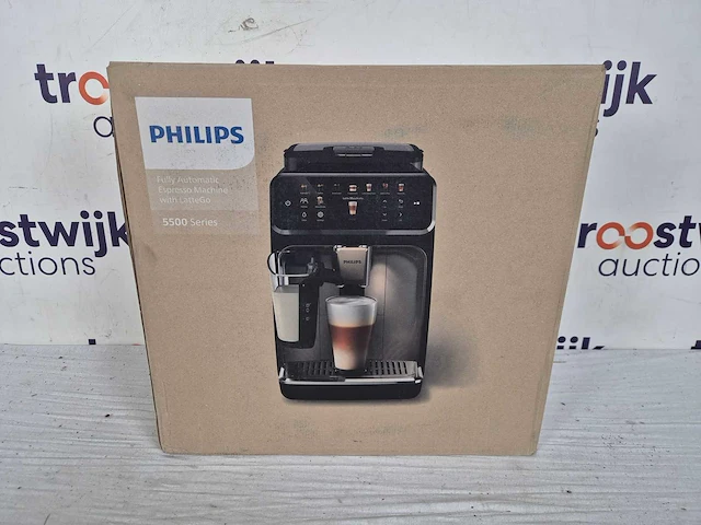 Philips volautomatische koffiemachine uit de 5500-serie, zwart (ep5547/90) - afbeelding 2 van  2