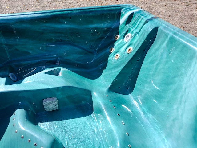 Phoenix spa 4 persoons amerikaans jacuzzi en buitenspa - afbeelding 11 van  24