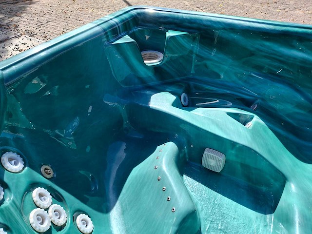 Phoenix spa 4 persoons amerikaans jacuzzi en buitenspa - afbeelding 6 van  24