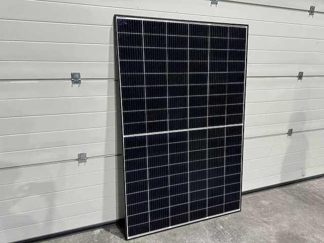 Phono solar - set van 7 zonnepanelen (410 wp) en 1 saj 3.0k omvormer (1-fase) - afbeelding 3 van  8
