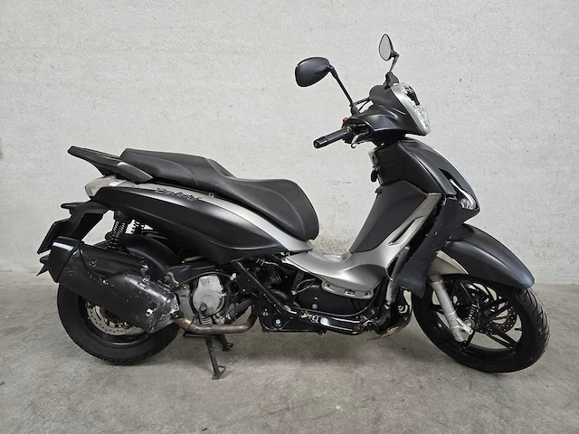 Piaggio - beverly sport - 350 cc - 4t motorscooter 24mskv - afbeelding 2 van  9